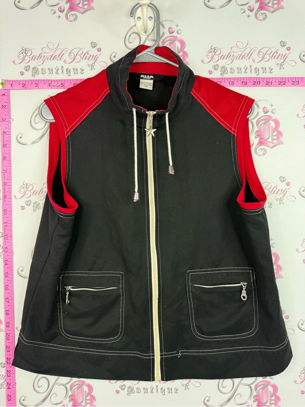 Alia vest star zip pull y2k cargo Black & Red Sleeveless Zip Front Vest
